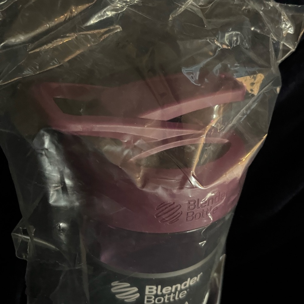 Strada push button blender bottle - Picture 3 of 3